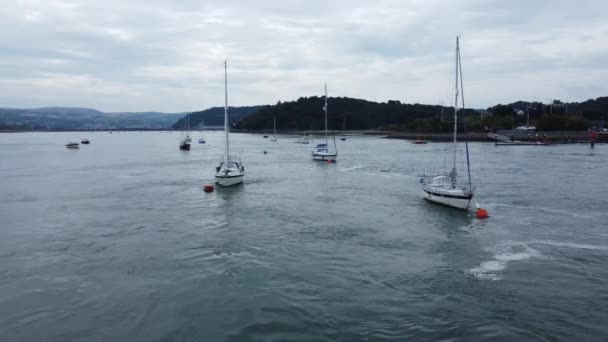 Village Côtier Gallois Pittoresque Vue Aérienne Avec Des Bateaux Rivière — Video