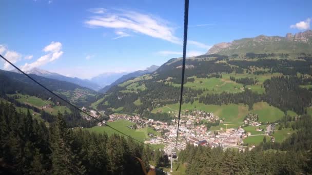 Paseo Teleférico Cantón Grisons Churwalden Elevación Góndola Desciende Valle Puede — Vídeo de stock