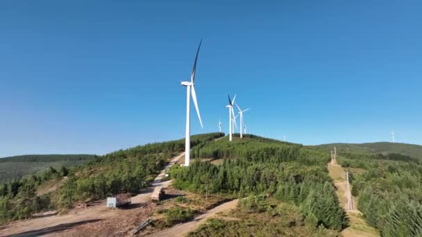 Imágenes Aviones Tripulados Que Acercan Lentamente Parque Eólico Portugal — Vídeo de stock