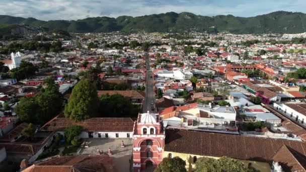 Drönare Skott Fallande Visar Morisk Stil Båge Staden San Cristobal — Stockvideo
