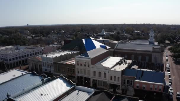 Lage Panning Luchtfoto Van Pittoreske Winkelpuien Natchez Mississippi — Stockvideo