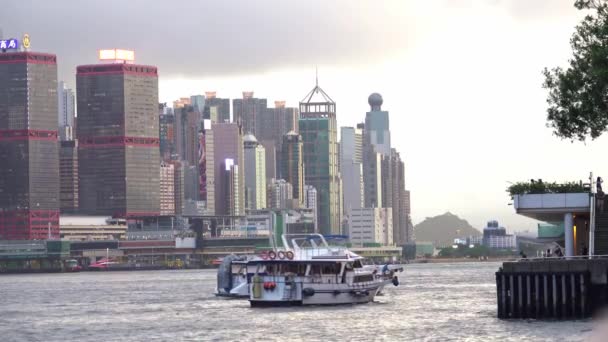 Stationary Wide Angle Footage Buildings Skyscrapers Hong Konga While Boats — Stock Video