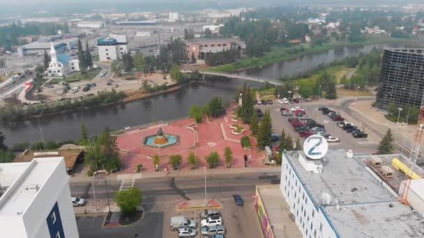 Drone Video Golden Heart Plaza Chena River Downtown Fairbanks Alaska — Stock Video