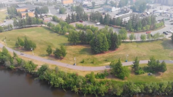 Drone Video Griffin Park Sungai Chena Downtown Fairbanks Alaska Pada — Stok Video