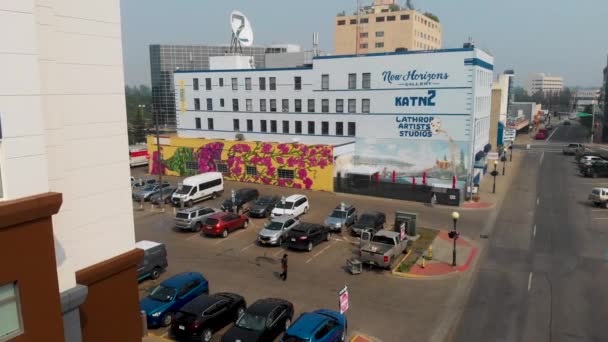 Drone Video Mural Downtown Fairbanks Alaska Sunny Summer Day — Stock Video