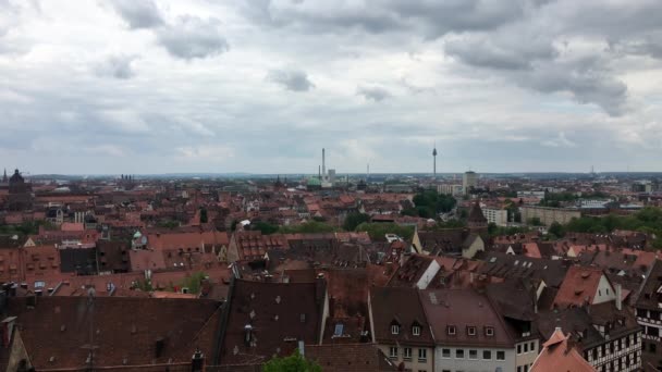 Red Roofs Nürnberg Németország Felhős Égbolt Alatt — Stock videók