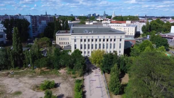 Friedrichhain Beroemdste Industriële Gebouw Prachtig Uitzicht Vanuit Lucht Vlucht Sokkel — Stockvideo