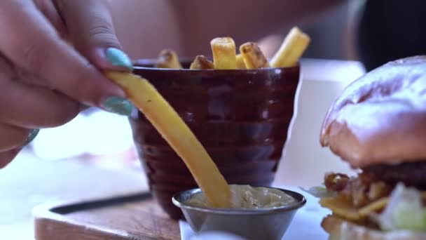 Close Female Hand Taking Piece Delicious Fries Bowl Full Fried — Stock Video
