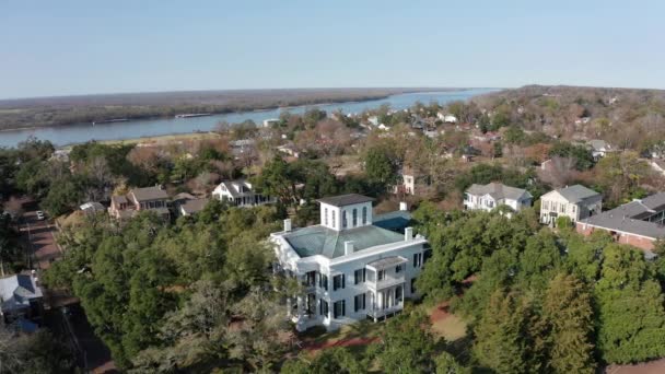 Aflopende Close Luchtfoto Van Het Buitenverblijf Stanton Hall Natchez Mississippi — Stockvideo