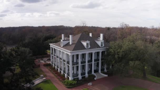 Panning Close Aerial Shot Antebellum Mansion Dunleith Natchez Mississippi — Stock Video