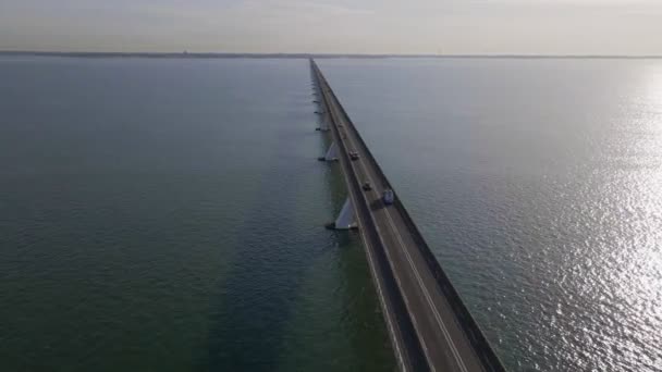 Luchtfoto Van Enorme Zeeuwse Brug Oosterschelde Nederland Toont Precies Lengte — Stockvideo