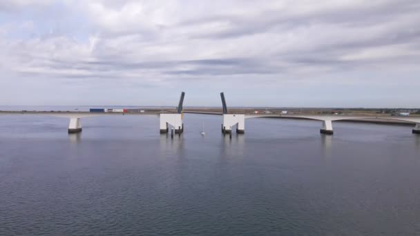 Images Aériennes Pont Ouvert Zélande Aux Pays Bas Par Une — Video