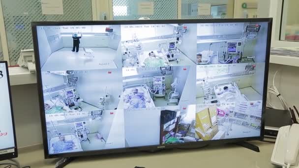 Imagem Mostra Tela Monitor Trabalho Equipe Médica Dentro Ala Contagiosa — Vídeo de Stock