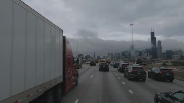 在伊利诺伊州芝加哥地区 街道和高速公路上 在狂风暴雨天气下 乘坐Pov模式的芝加哥环路旅行 — 图库视频影像