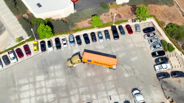 Camião Carga Recuar Para Uma Baía Carga Descarga Num Armazém — Vídeo de Stock