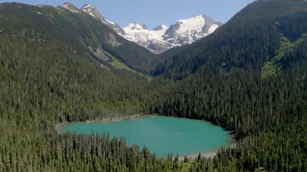 Acqua Turchese Del Parco Provinciale Inferiore Dei Laghi Joffre Circondato — Video Stock