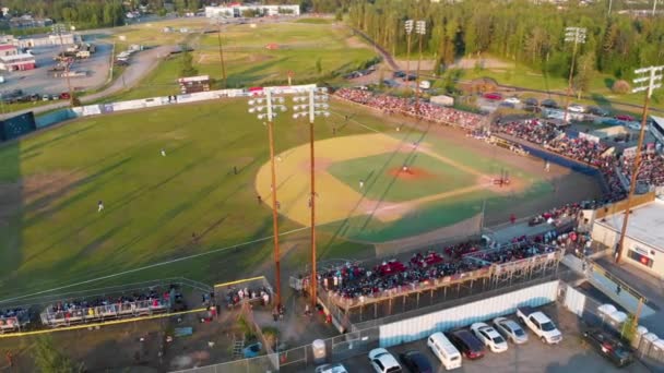 Drone Video Midnight Sun Baseball Game Goldpanners Field Fairbanks Alaska — Stockvideo