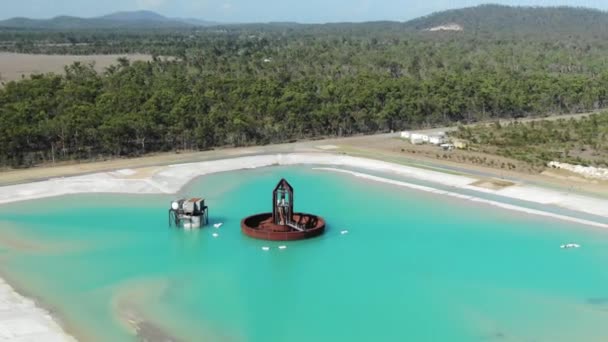Drone Aérien Vue Arrière Des Lacs Surf Générateur Piscine Vagues — Video