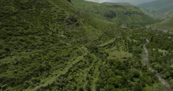 Terrazas Agrícolas Las Laderas Montaña Largo Del Río Paravani Con — Vídeos de Stock