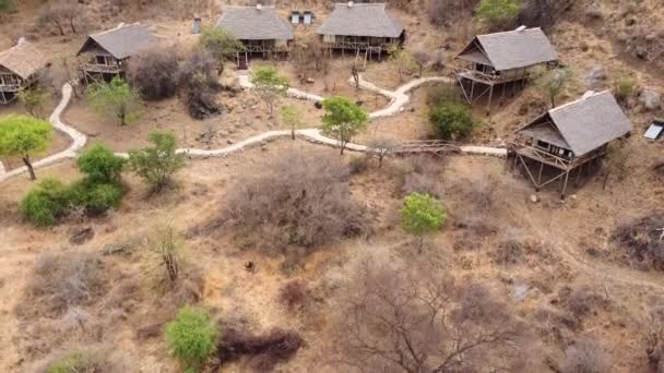 Trevlig Drönarbild Lyxig Sangaiwe Tält Lodge Tarangire National Park Tanzania — Stockvideo