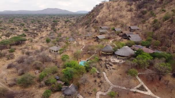 Trevlig Flygdrönare Bild Sangaiwe Tält Lodge Med Swimmingpool Med Utsikt — Stockvideo