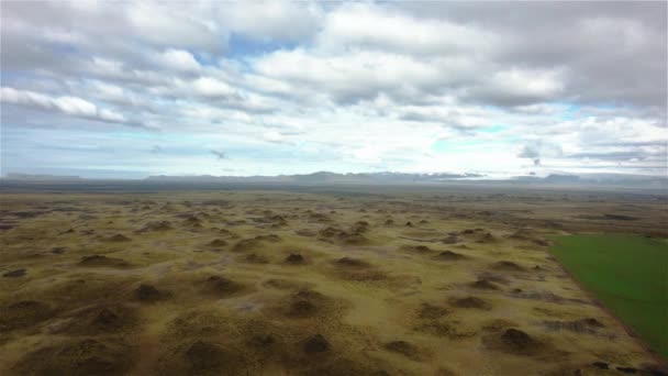 Drone Panshot Sinistra Sul Paesaggio Spettacolare Con Piccole Colline Islanda — Video Stock