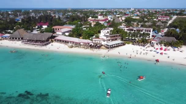 Wspaniały Strzał Drona Nungwi Tropikalnej Wyspie Zanzibar Tanzanii Afryce Przejrzysty — Wideo stockowe
