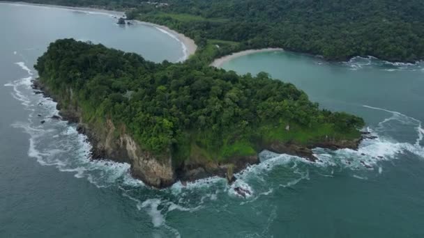 Manuel Antonio国家公园 哥斯达黎加 蓬塔乌维塔的岩石点 蓬塔雷纳斯岛南部阳光明媚 4K视频 — 图库视频影像