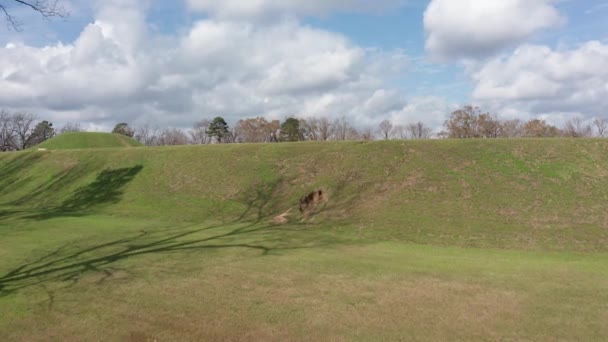 Közelkép Mississippi Emerald Mound Ról Egy Indián Vallásos Helyről — Stock videók