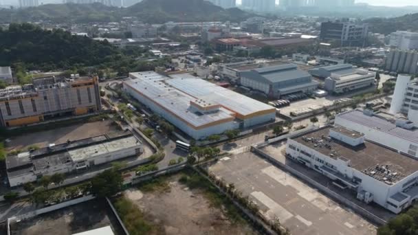 Ηλιακοί Συλλέκτες Που Καλύπτουν Οροφή Καινοτόμου Εργοστασίου Χονγκ Κονγκ Τηλ — Αρχείο Βίντεο