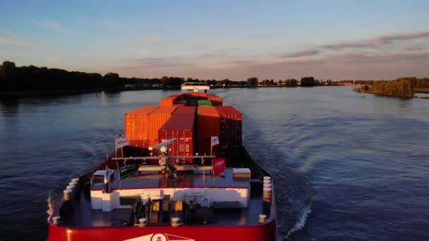 Flyg Framåt Båge Cugini Cargo Container Ship Längs Oude Maas — Stockvideo