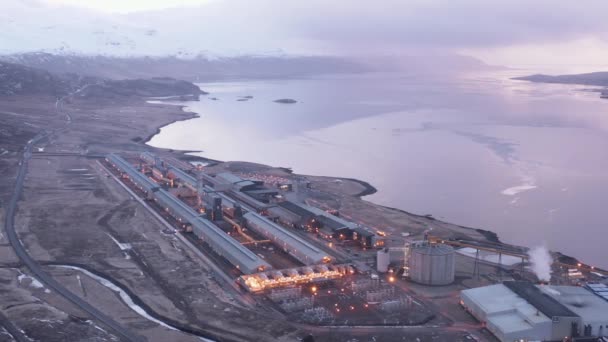 Fábrica Fundición Aluminio Alcoa Fjardal Islandia Durante Amanecer — Vídeo de stock