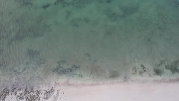 Een Bewolkte Dag Enorme Transparante Indische Oceaan — Stockvideo