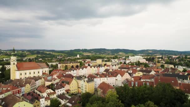 Klein Dorpje Oostenrijk Overhead Shot Van Kleurrijke Huizen — Stockvideo