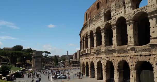 Die Innenwand Des Kolosseums Und Der Konstantinbogen Touristen Beim Besuch — Stockvideo