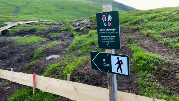 Medium Shot Sign Saying Leave Path Damages Environment Most Famous — Stock Video