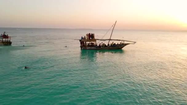 Nungwi Beach Zanzibar Tanzania June 2022 Fishing Boats Tourists Indian — Stok video