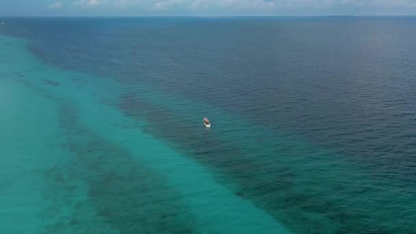 Nungwi Beach Zanzibar Τανζανία Ιουνίου 2022 Σκάφη Στον Ινδικό Ωκεανό — Αρχείο Βίντεο