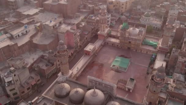 Luchtfoto Uitzicht Binnenplaats Van Masjid Wazir Khan Parallaxschot — Stockvideo