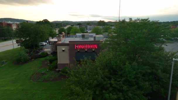 Letecký Záběr Budovy Restaurace Longhorn Steakhouse — Stock video