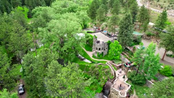 Vedere Aeriană Dronelor Din Peisajul Frumos Pădurii Clădirea Castelului Timpul — Videoclip de stoc