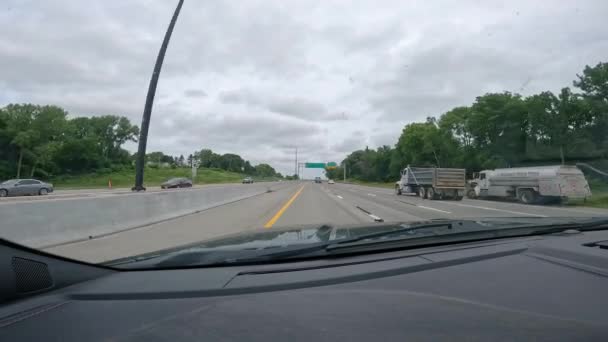 Pov Körning Motorväg Genom Quad Cities Iowa Närmar Sig Utgång — Stockvideo