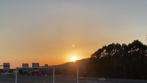 Enorme Tramonto Montagna Con Grandi Colori Del Cielo Sullo Sfondo — Video Stock