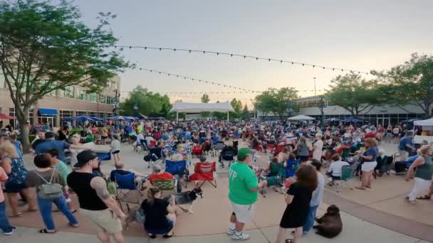 People Gathered Enjoy Summer Concert Series Bass Street Landing Plaza — Stock Video