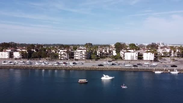 Colpo Aereo Canale Barca Con Barche Movimento Long Beach California — Video Stock