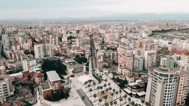 Arnavutluk Durres Liman Kentinin Muhteşem Panoramik Hava Aracı Görüntüsü — Stok video