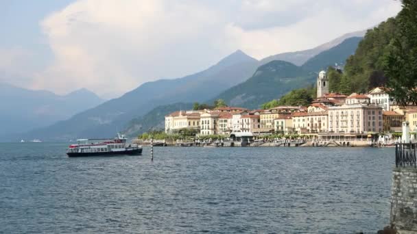 Barco Ferry Llegando Hermoso Lugar Turístico Bellagio Lago Como Italia — Vídeos de Stock