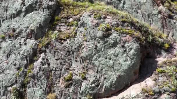 Drone Shots Van Klimmers Bij Kliffen Van Urubamba Cusco Peru — Stockvideo