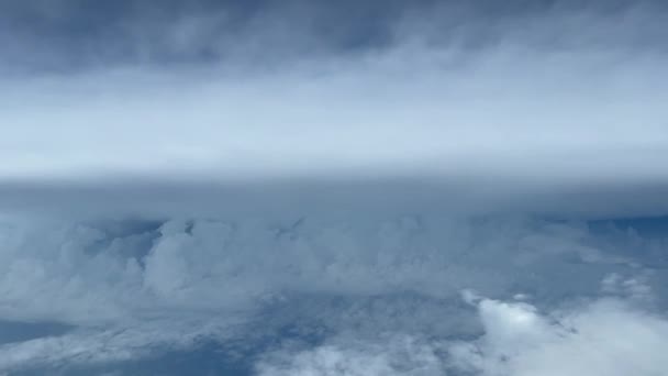 Vista Aérea Única Desde Una Cabina Chorro Volando Cerca Enorme — Vídeo de stock