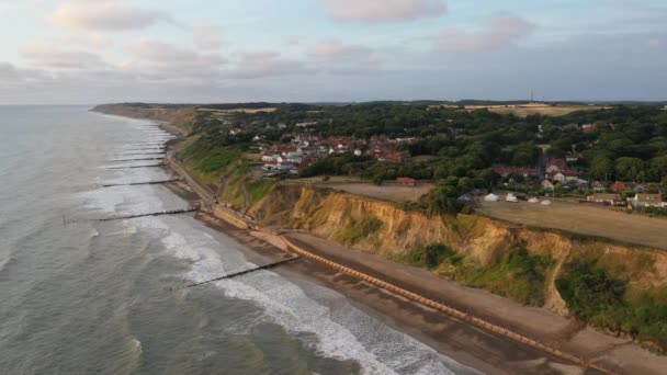 Luchtfoto Van Overstrained Aan Noordkust Van Norfolk Het Verenigd Koninkrijk — Stockvideo